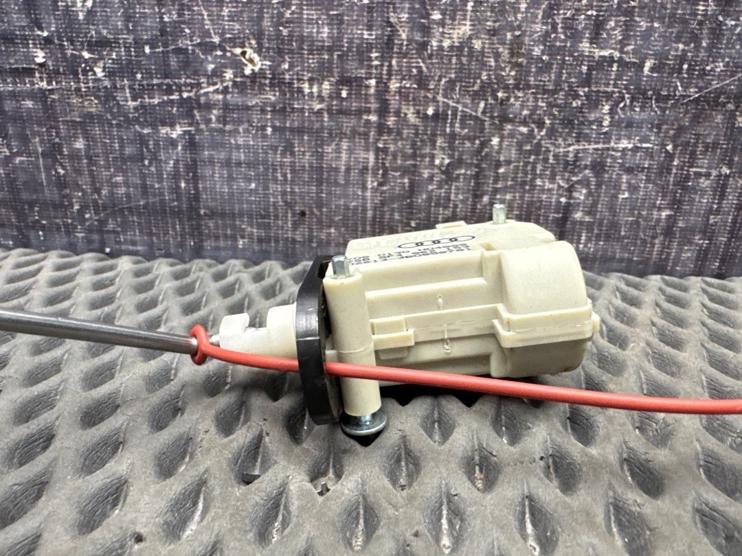 Замок лючка бензобака, 1140 рублей, Красноярск