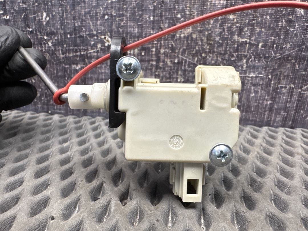 Замок лючка бензобака, 1140 рублей, Красноярск