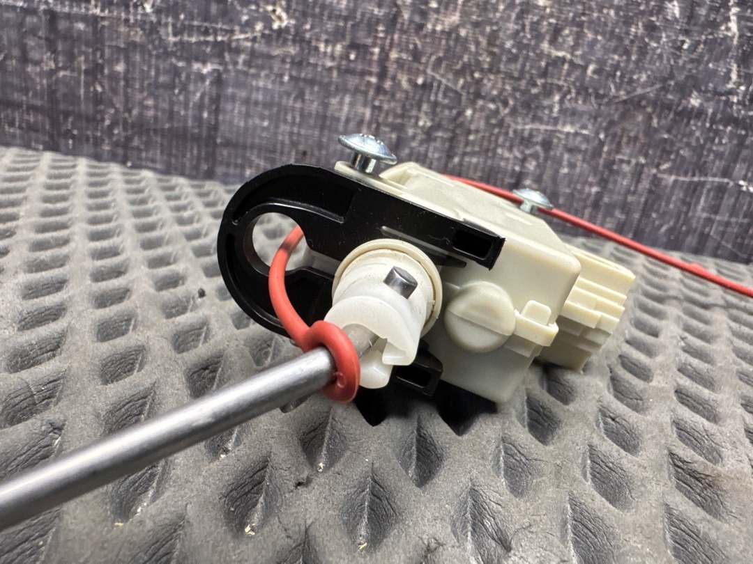 Замок лючка бензобака, 1140 рублей, Красноярск