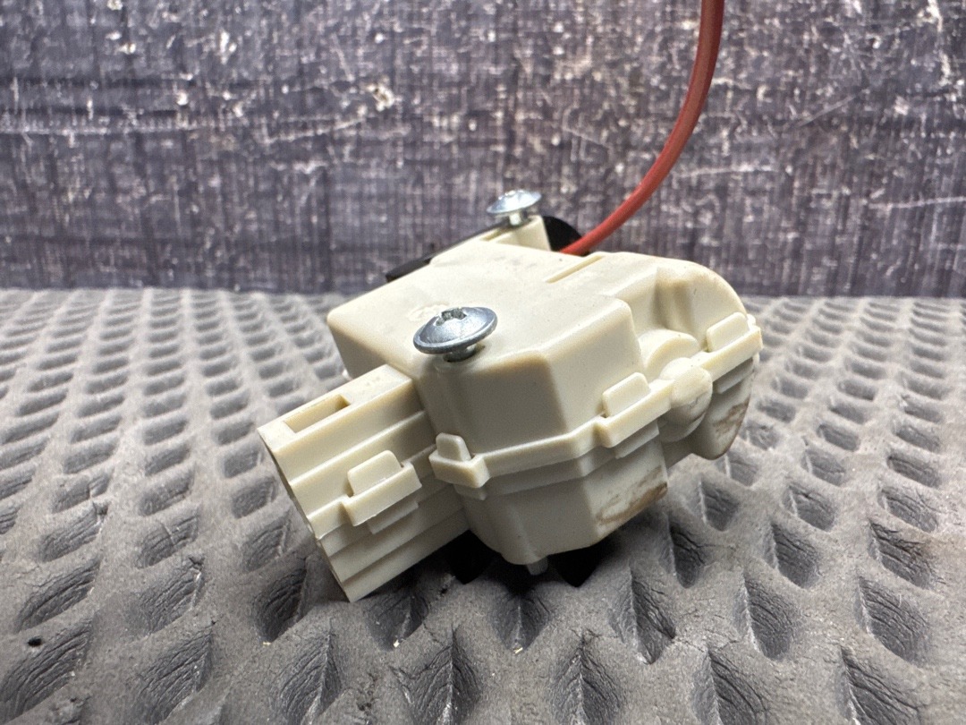 Замок лючка бензобака, 1140 рублей, Красноярск