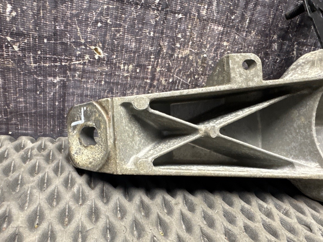 Кронштейн двигателя, 1500 рублей, Красноярск