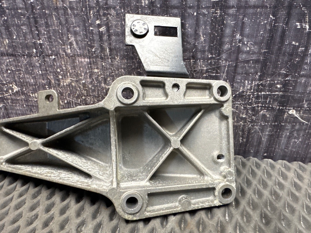 Кронштейн двигателя, 1500 рублей, Красноярск