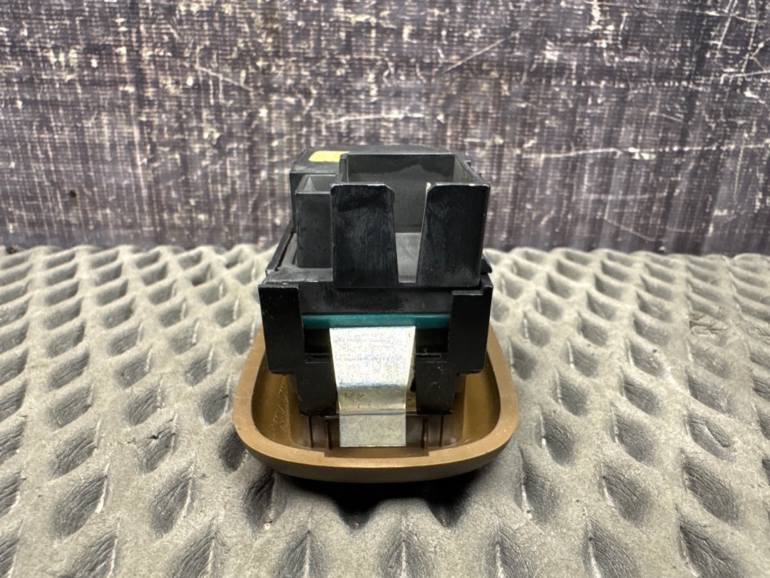 Кнопка стеклоподъемника, 450 рублей, Красноярск