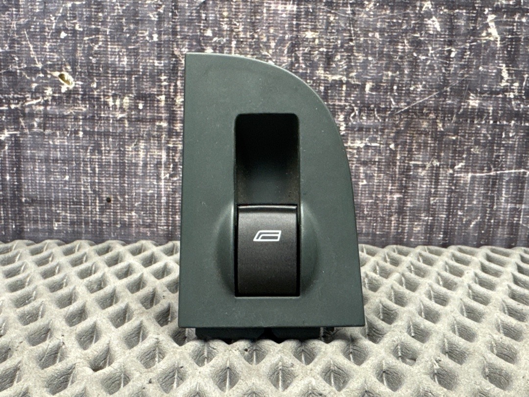 Кнопка стеклоподъемника, 300 рублей, Красноярск