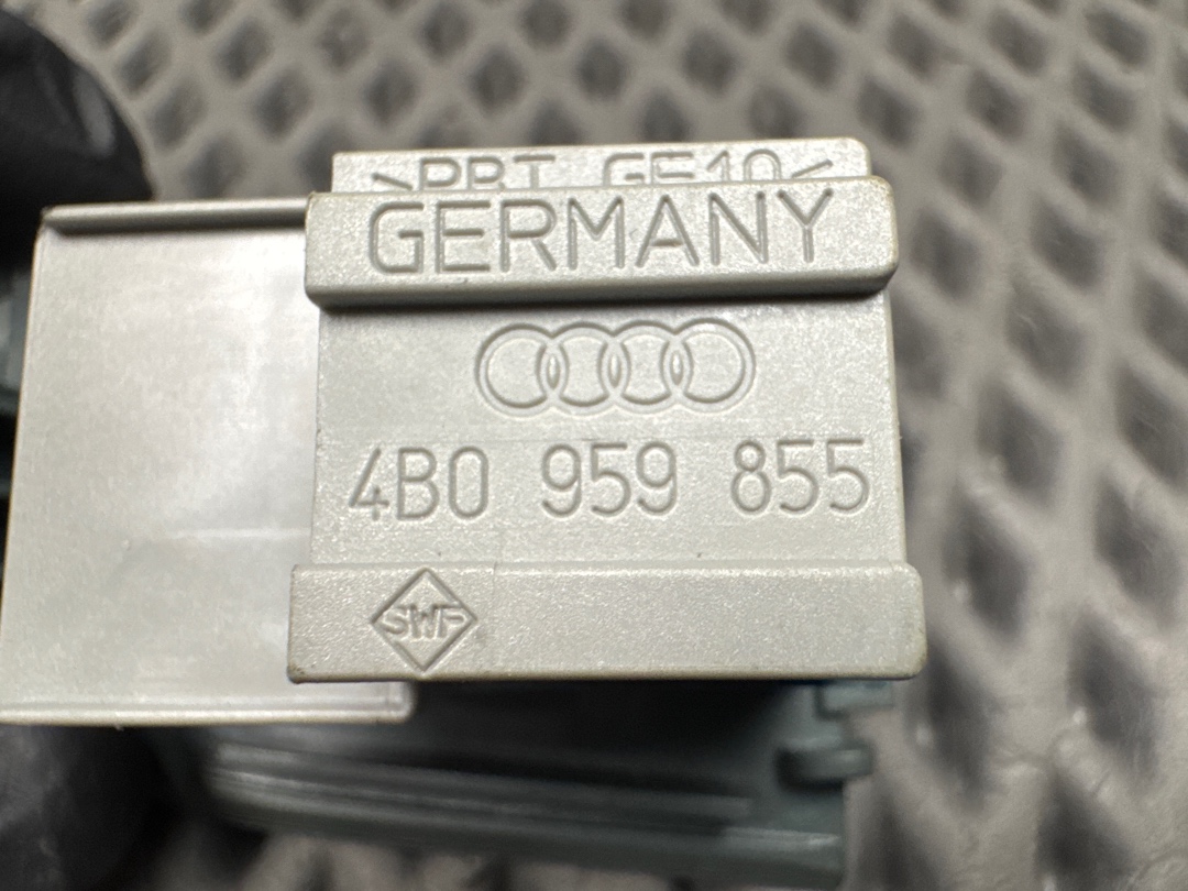 Кнопка стеклоподъемника, 300 рублей, Красноярск