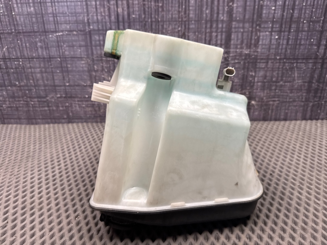 Бачок омывателя, 924 рублей, Красноярск