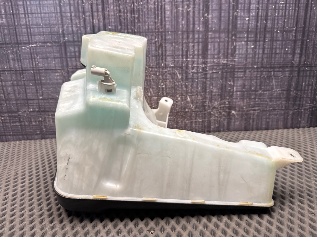 Бачок омывателя, 924 рублей, Красноярск