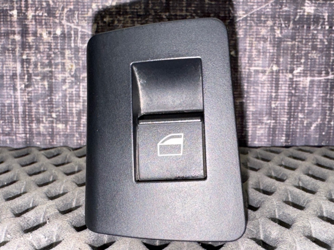 Кнопка стеклоподъемника, 552 рублей, Красноярск