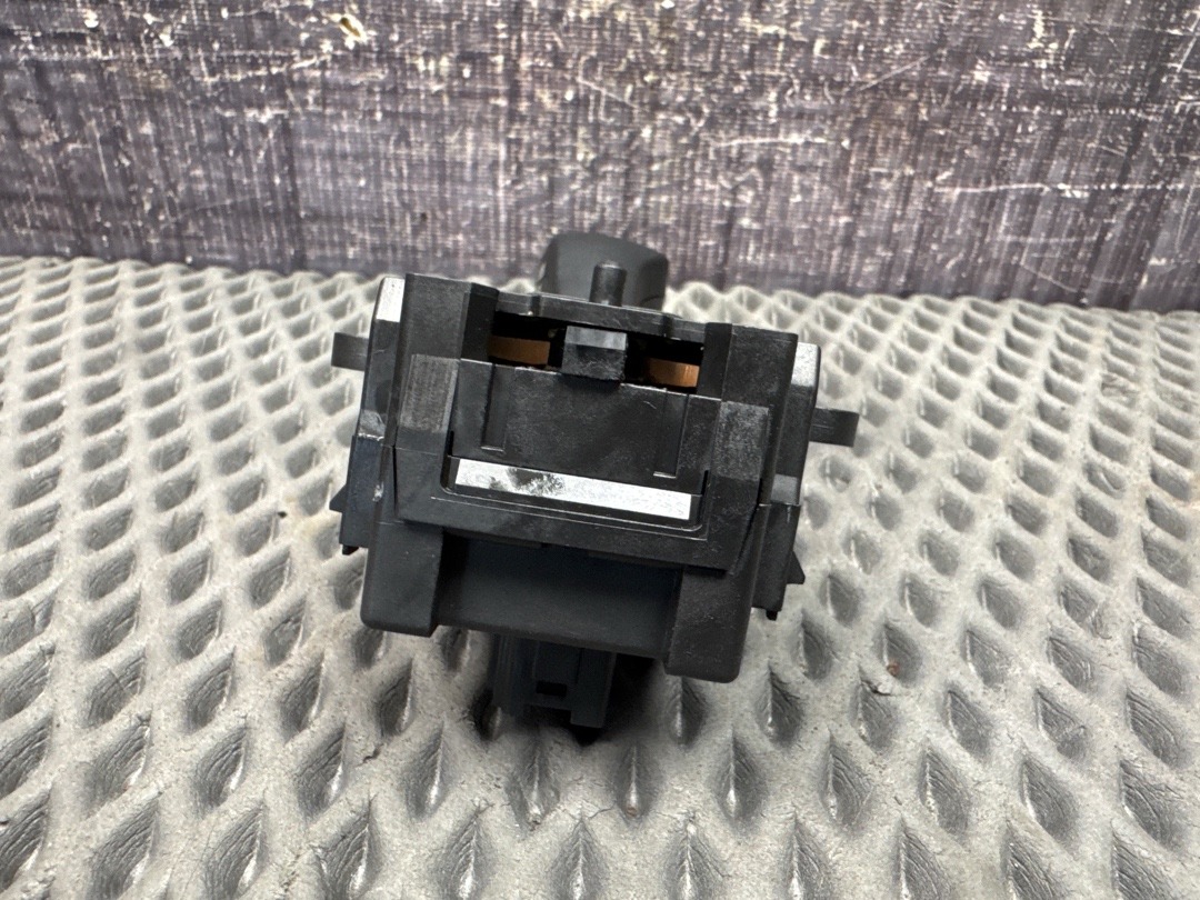 Подрулевой переключатель, 672 рублей, Красноярск