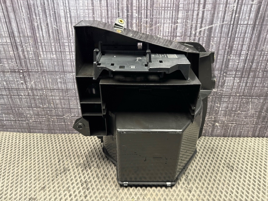 Пластик багажника, 1730 рублей, Красноярск