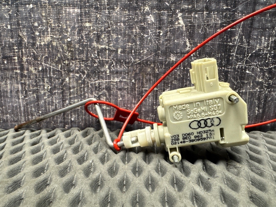 Замок лючка бензобака, 930 рублей, Красноярск