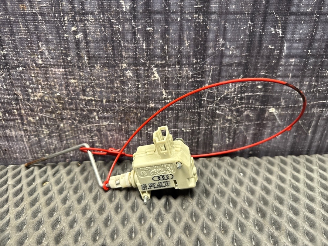 Замок лючка бензобака, 930 рублей, Красноярск