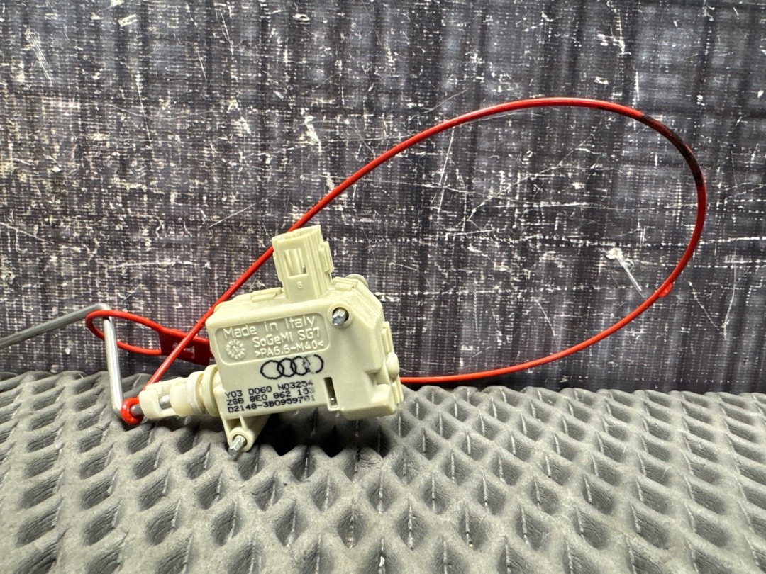 Замок лючка бензобака, 930 рублей, Красноярск