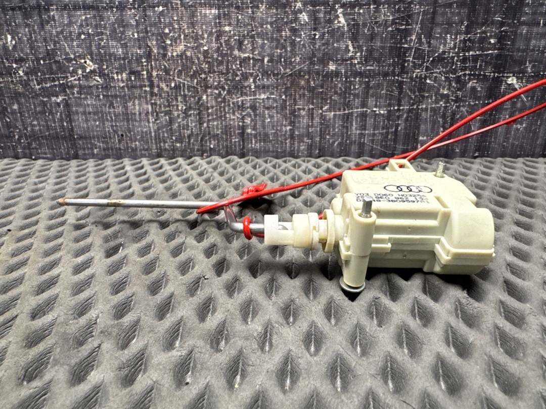 Замок лючка бензобака, 930 рублей, Красноярск