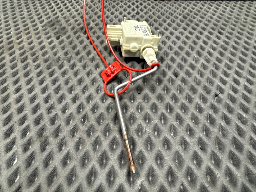 Замок лючка бензобака, 930 рублей, Красноярск