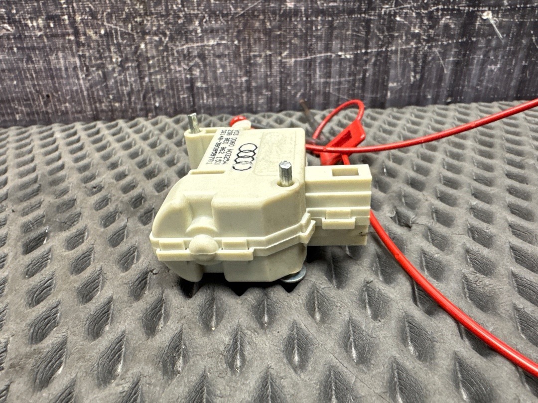 Замок лючка бензобака, 930 рублей, Красноярск