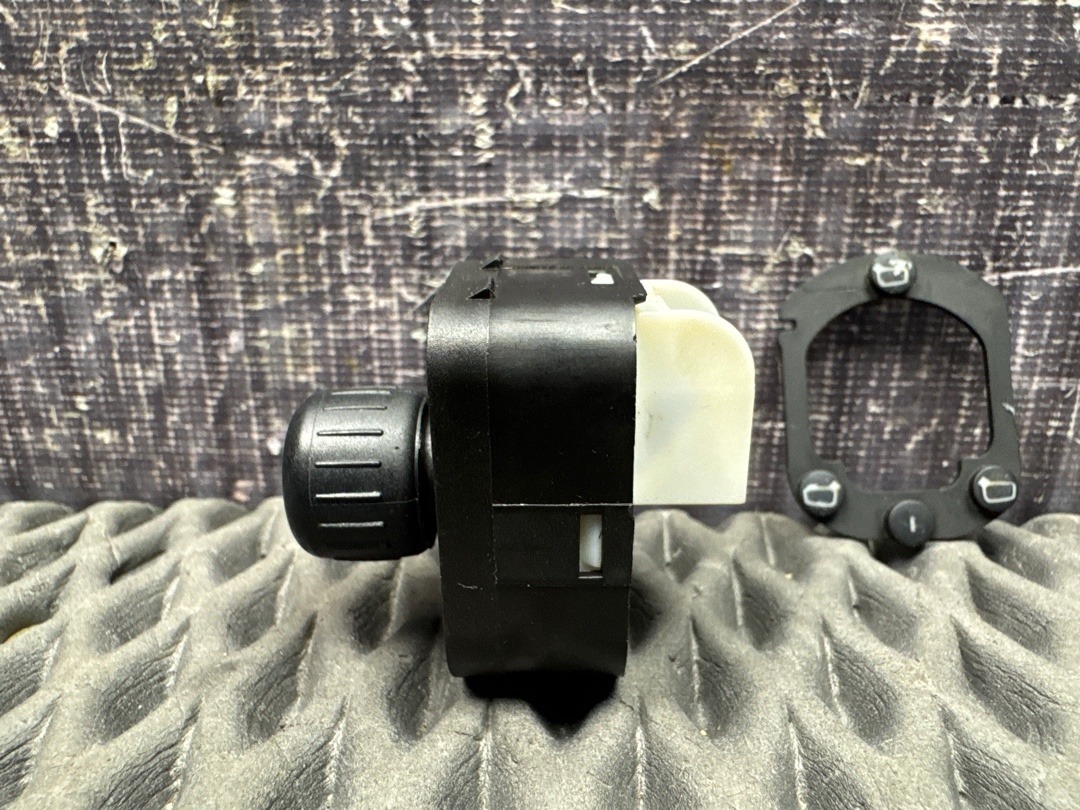 Кнопка регулировки зеркал, 1420 рублей, Красноярск