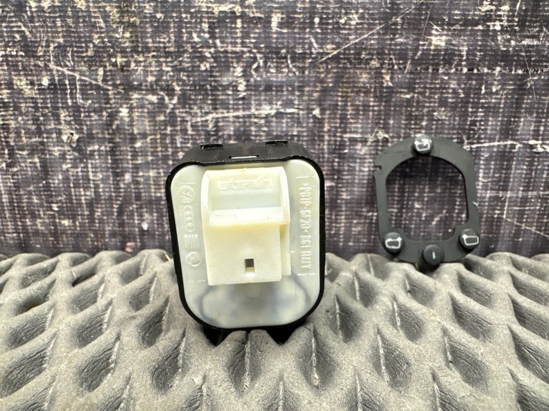 Кнопка регулировки зеркал, 1420 рублей, Красноярск