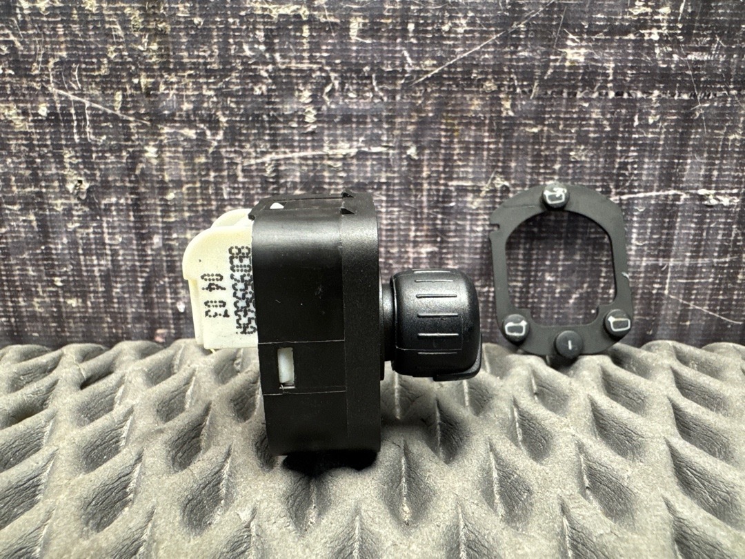 Кнопка регулировки зеркал, 1420 рублей, Красноярск