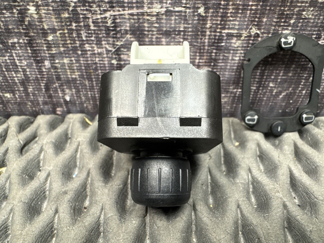 Кнопка регулировки зеркал, 1420 рублей, Красноярск