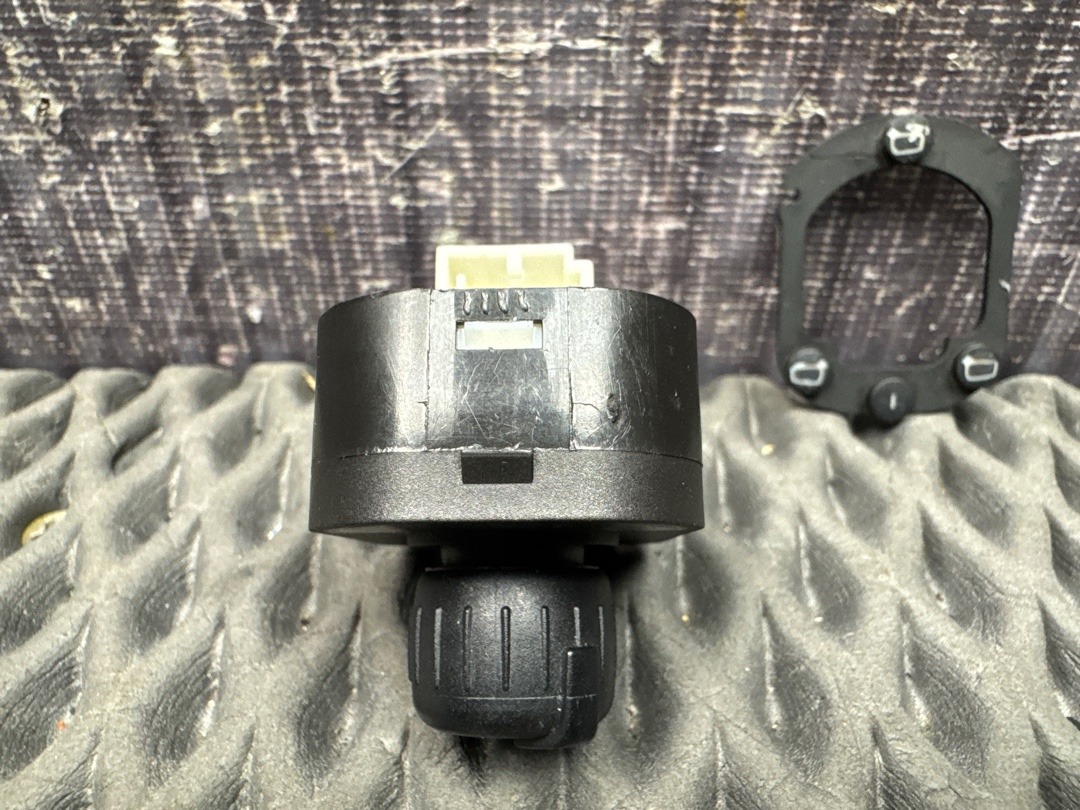 Кнопка регулировки зеркал, 1420 рублей, Красноярск