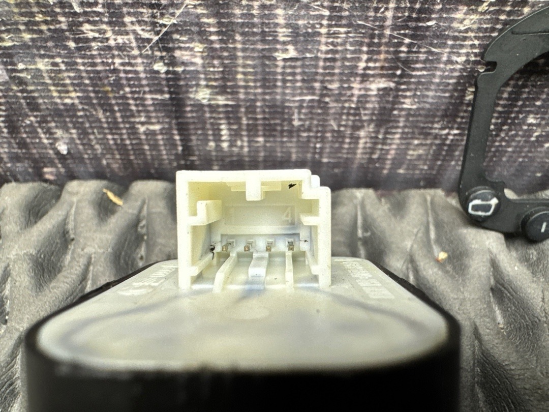 Кнопка регулировки зеркал, 1420 рублей, Красноярск