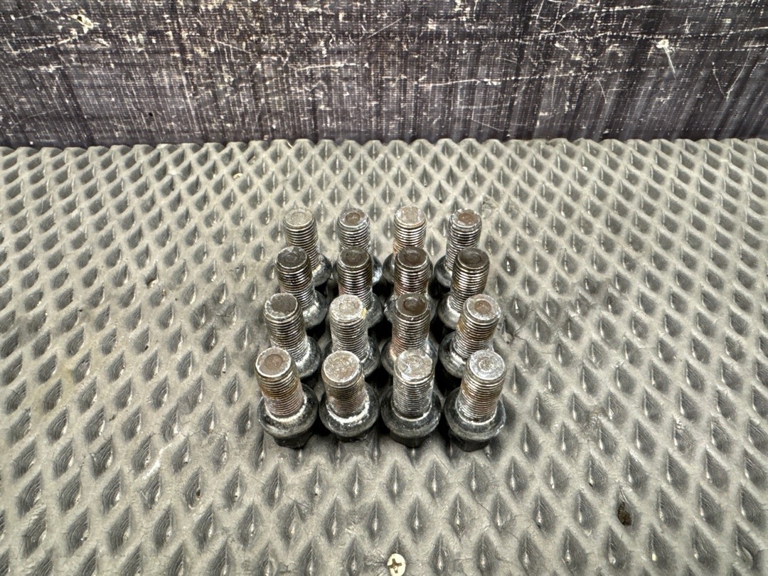 Комплект колесных болтов, 2780 рублей, Красноярск