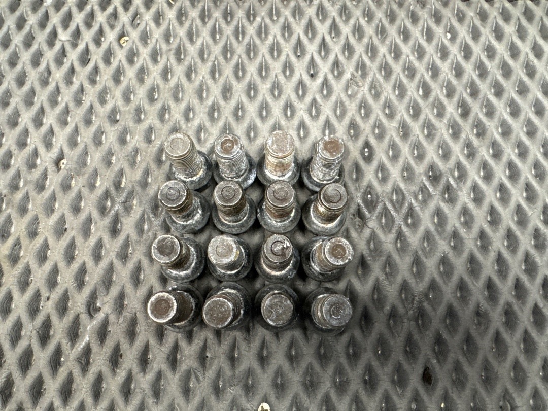 Комплект колесных болтов, 2780 рублей, Красноярск