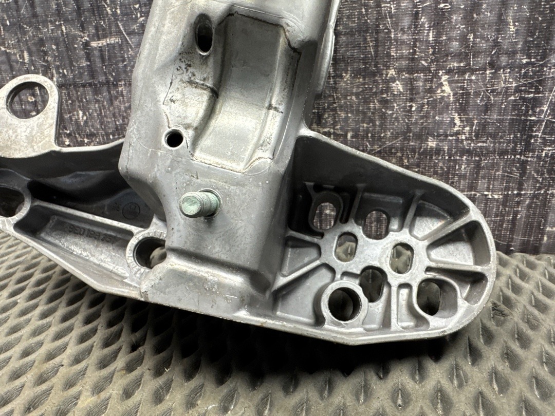 Кронштейн двигателя, 1110 рублей, Красноярск