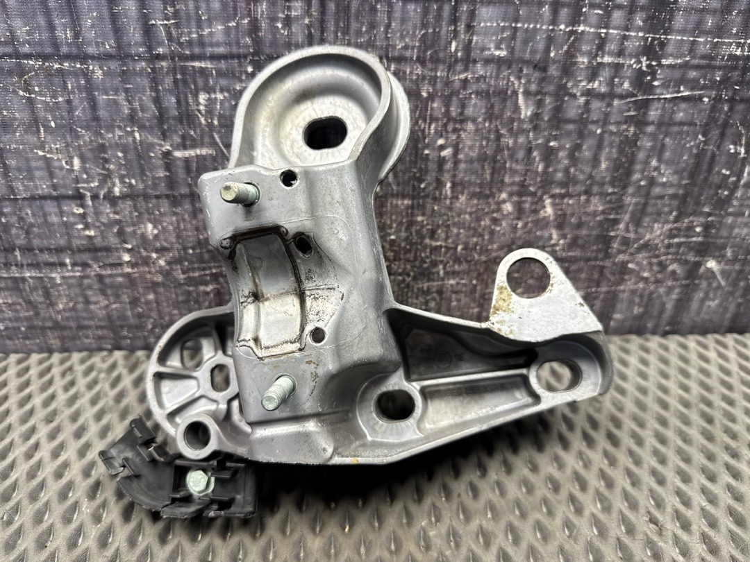 Кронштейн двигателя, 1110 рублей, Красноярск