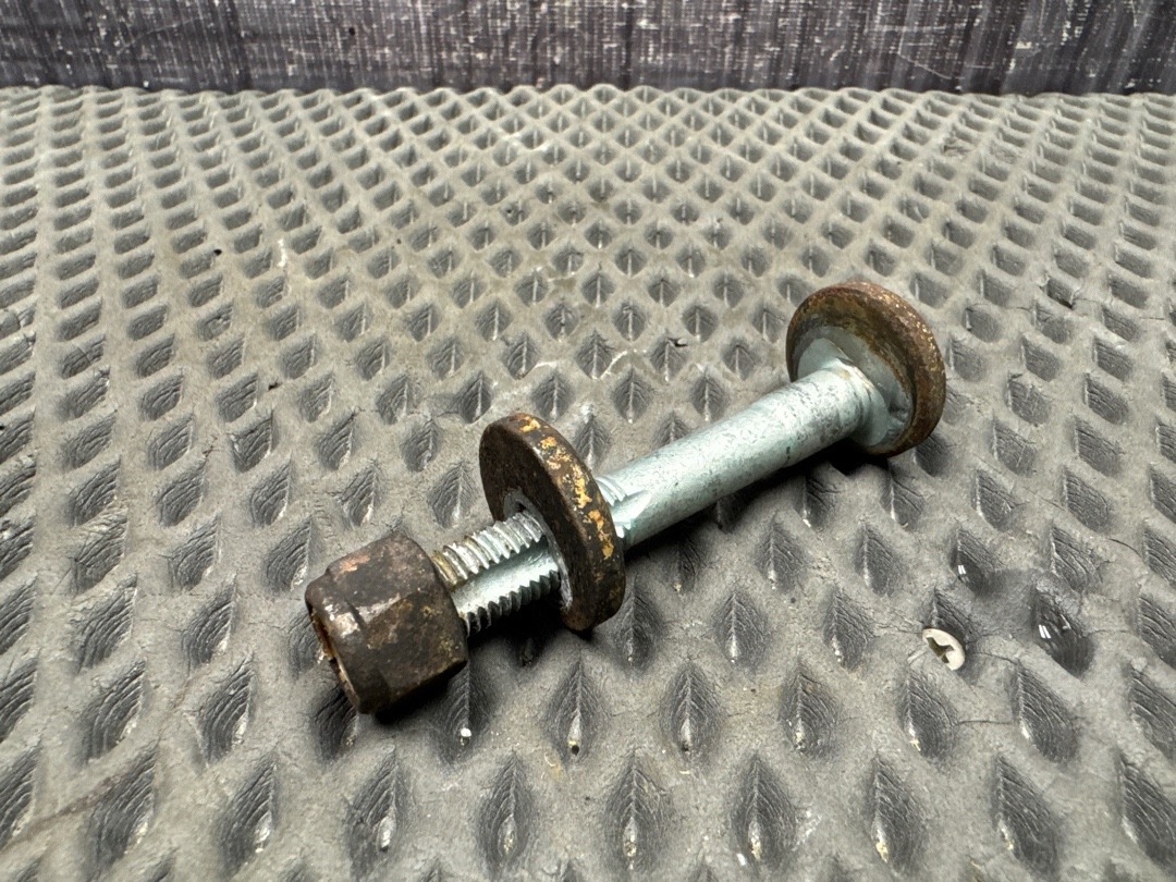 Болт развальный, 820 рублей, Красноярск