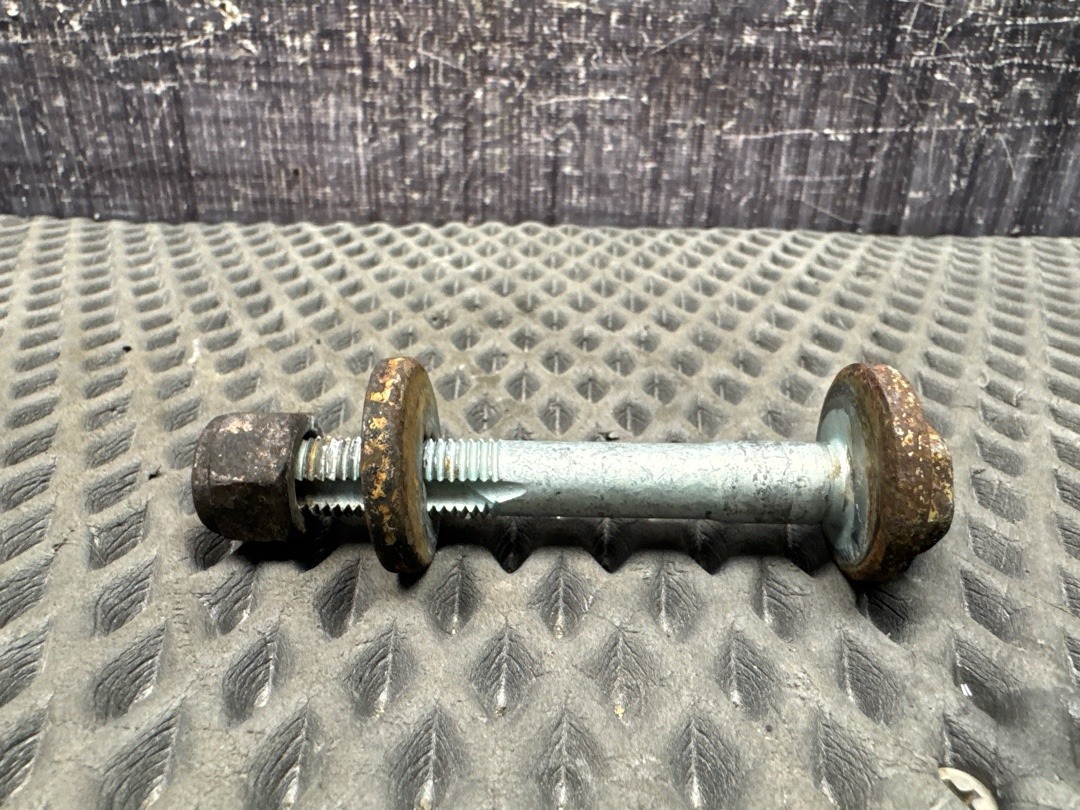 Болт развальный, 820 рублей, Красноярск