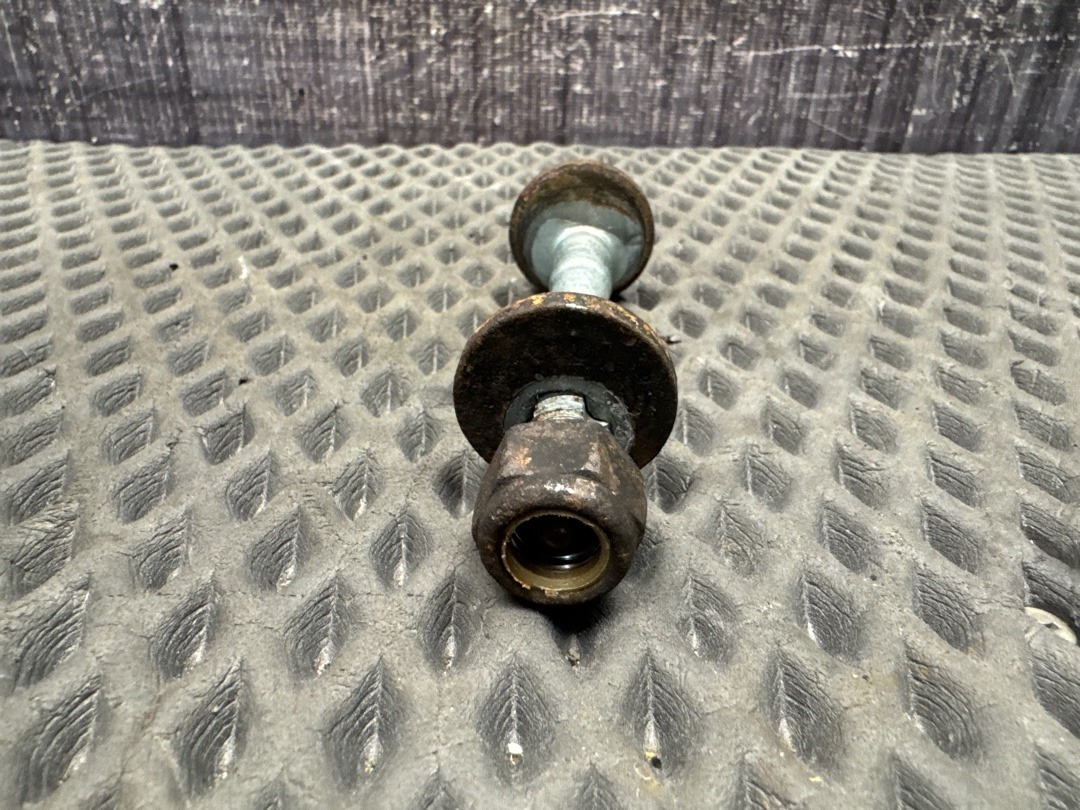 Болт развальный, 820 рублей, Красноярск