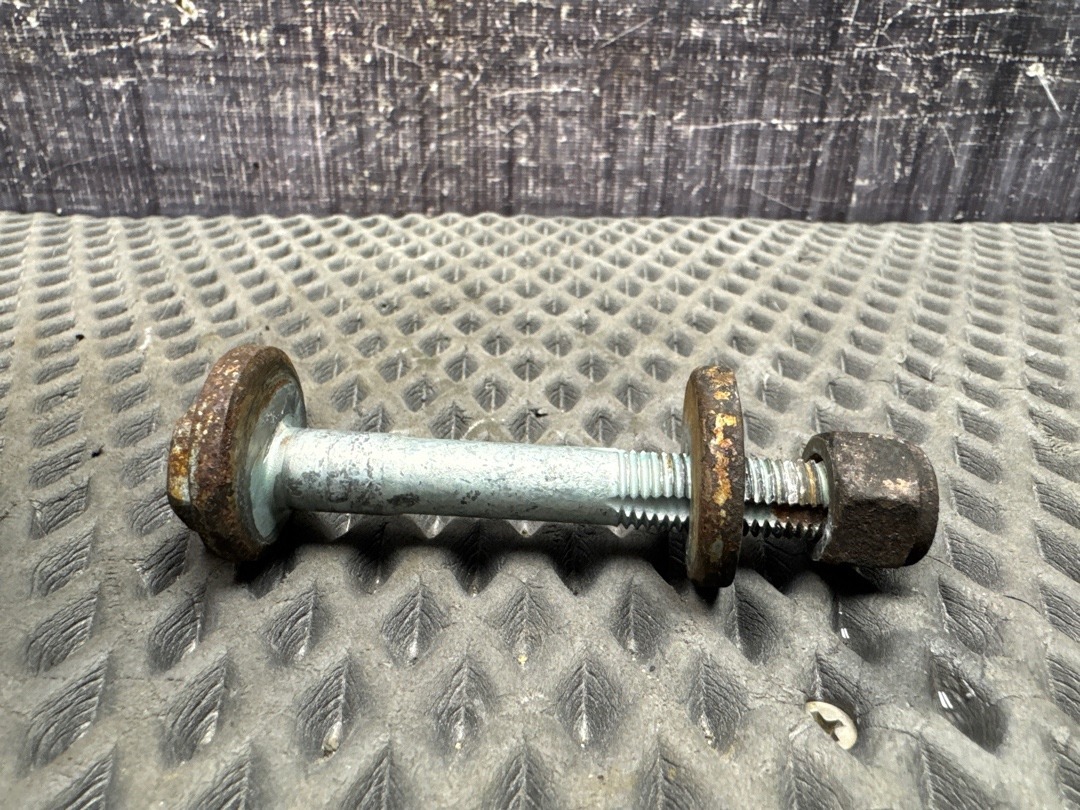 Болт развальный, 820 рублей, Красноярск