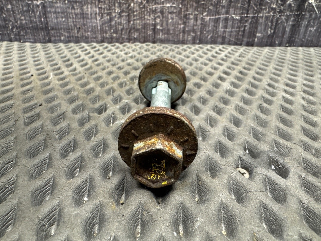 Болт развальный, 820 рублей, Красноярск