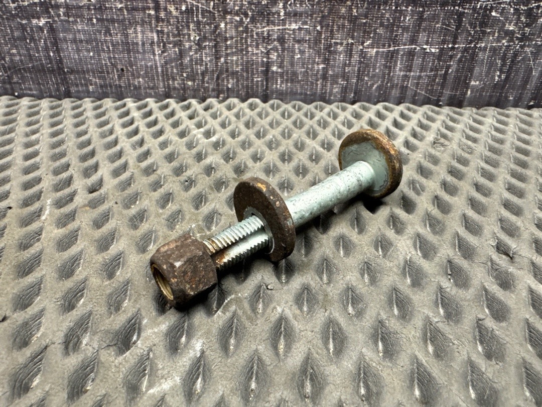 Болт развальный, 820 рублей, Красноярск