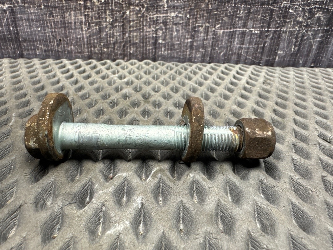 Болт развальный, 820 рублей, Красноярск