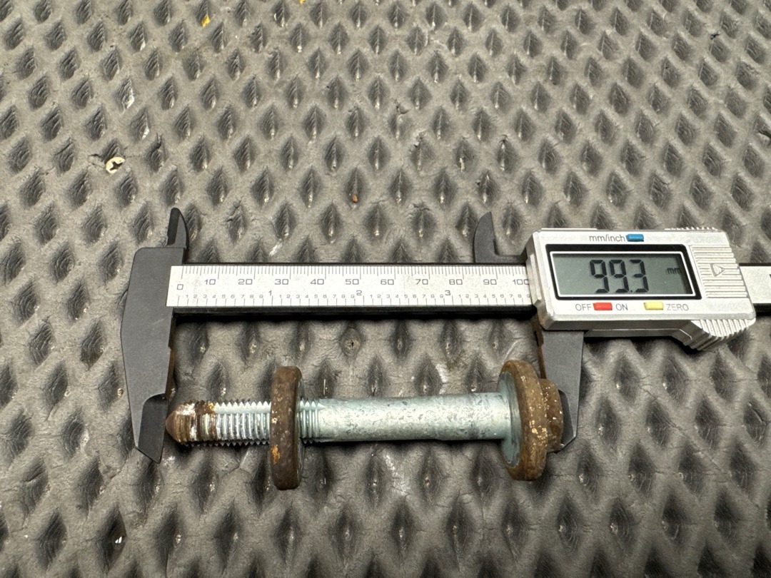 Болт развальный, 820 рублей, Красноярск