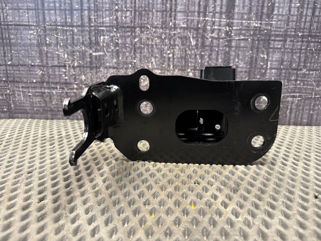 Кронштейн усилителя бампера, 1200 рублей, Красноярск