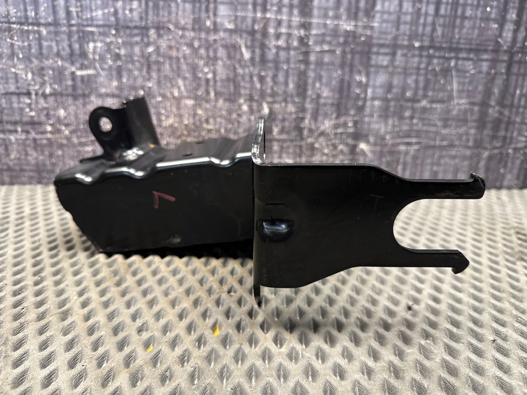 Кронштейн усилителя бампера, 1200 рублей, Красноярск