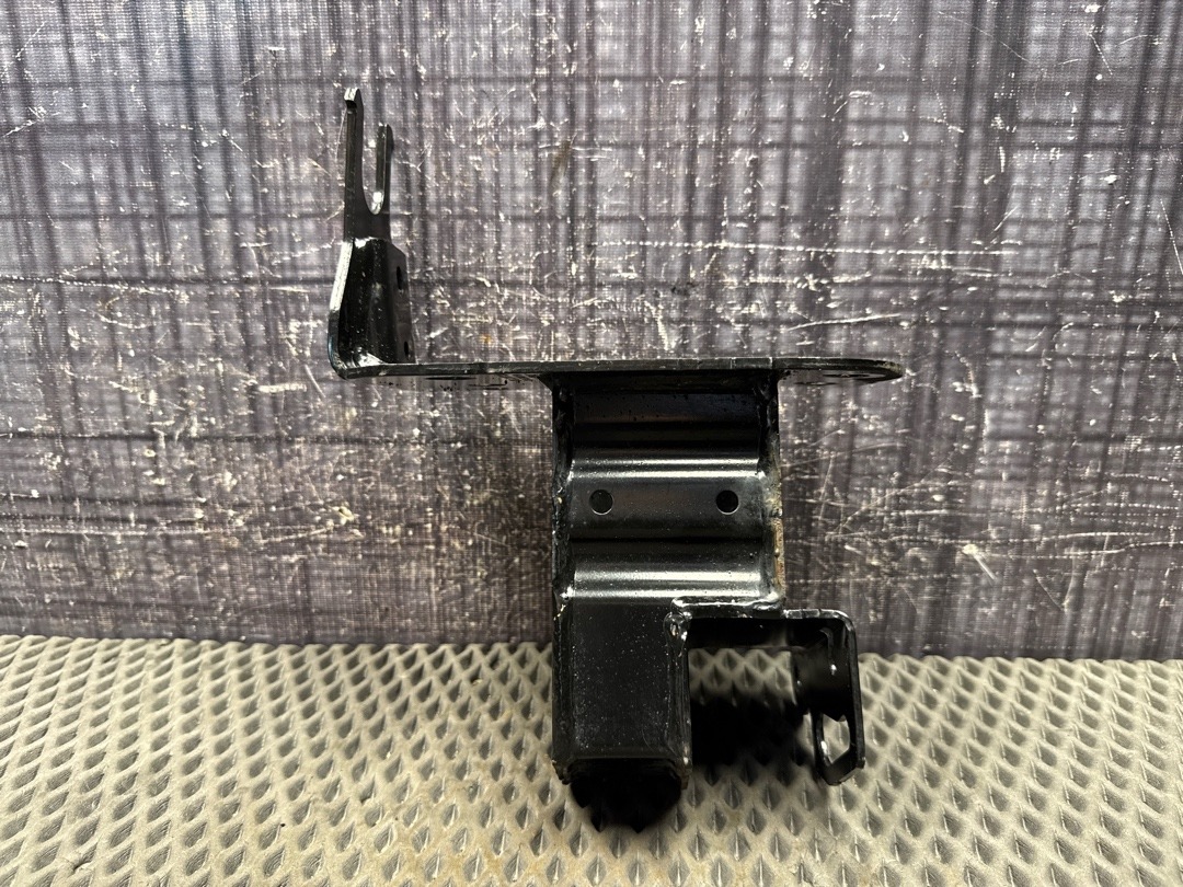 Кронштейн усилителя бампера, 1200 рублей, Красноярск