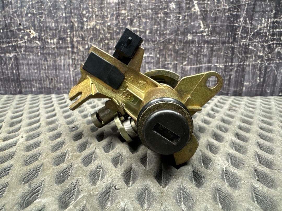 Замок багажника, 2420 рублей, Красноярск