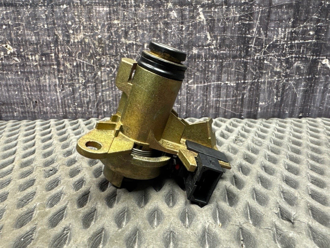 Замок багажника, 2420 рублей, Красноярск