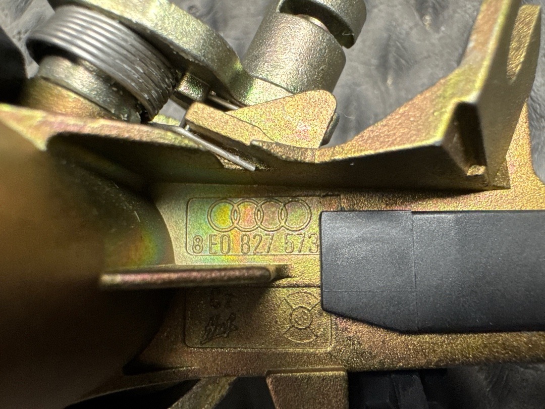 Замок багажника, 2420 рублей, Красноярск