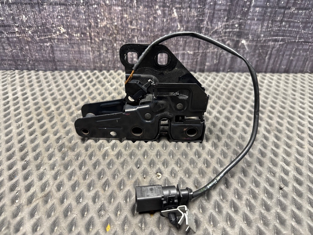 Замок капота, 1920 рублей, Красноярск