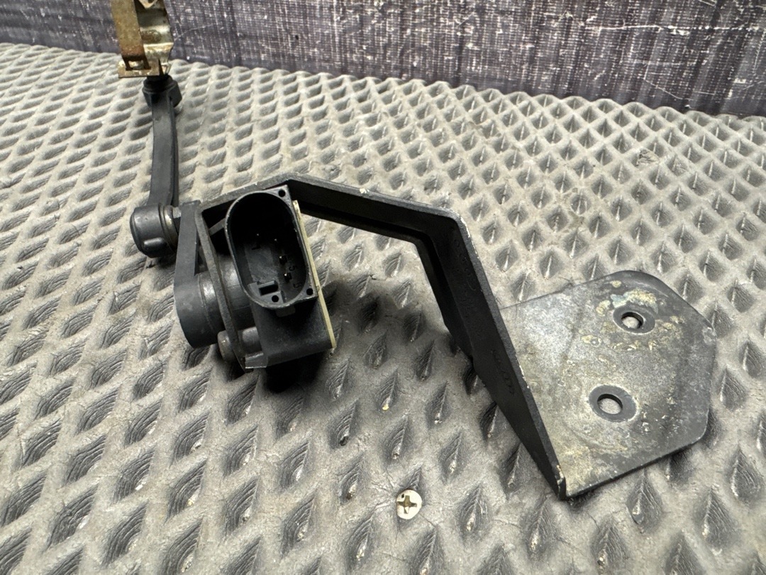 Датчик уровня подвески, 4360 рублей, Красноярск