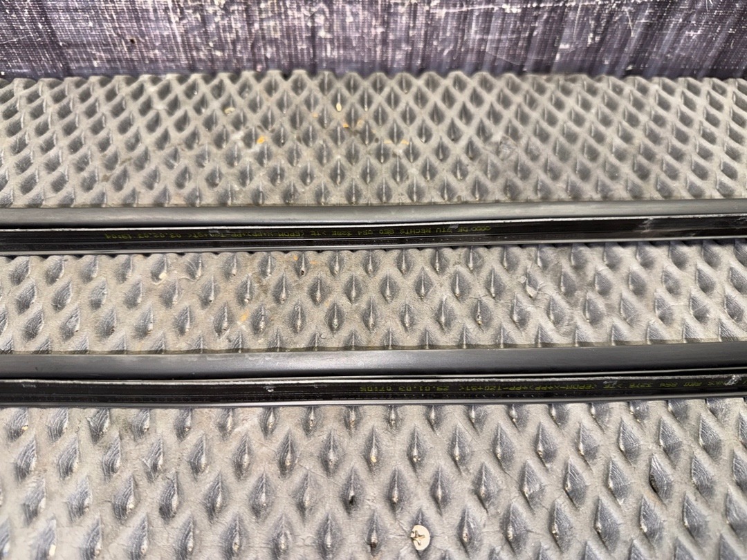 Молдинг лобового стекла, 1680 рублей, Красноярск