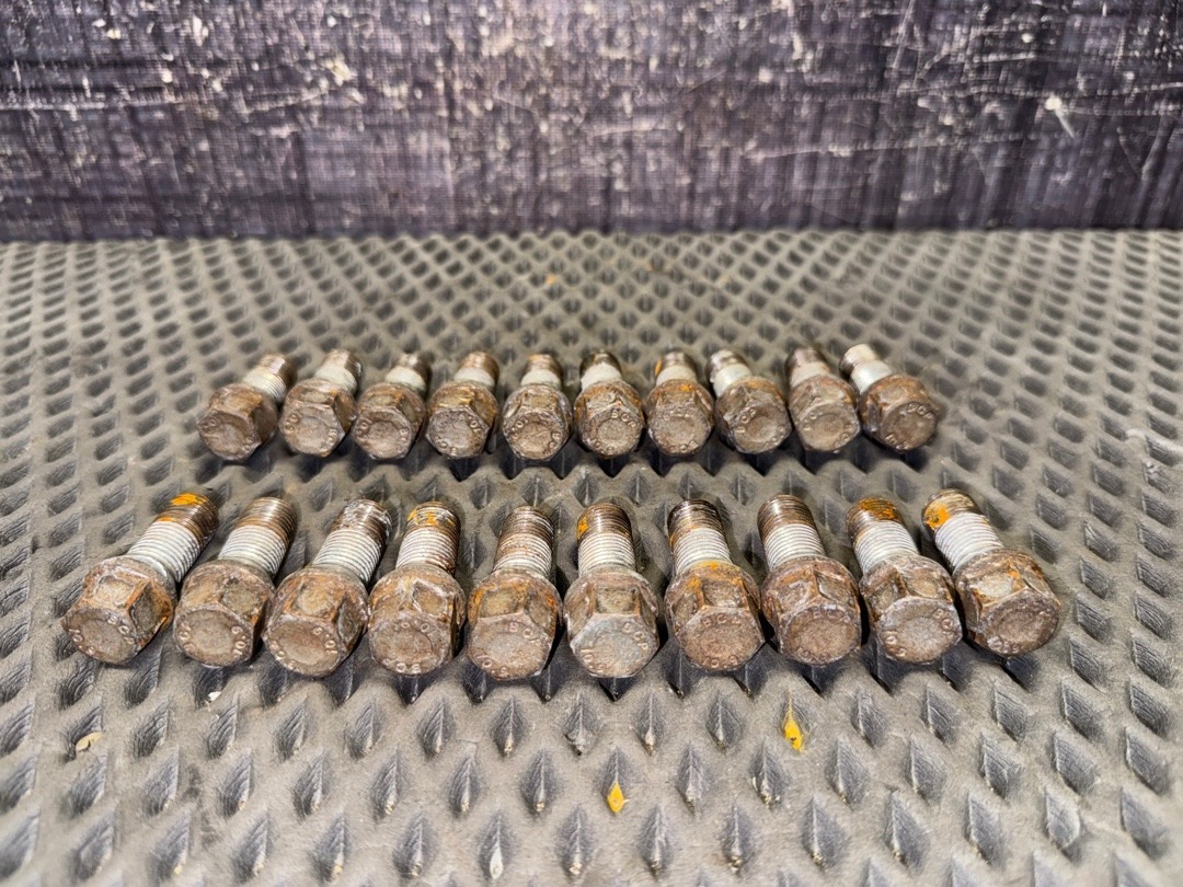 Комплект колесных болтов, 2130 рублей, Красноярск