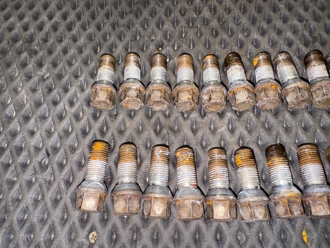 Комплект колесных болтов, 2130 рублей, Красноярск