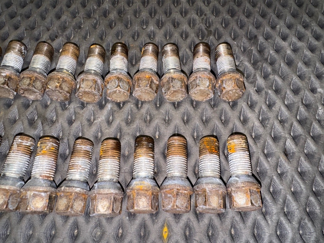 Комплект колесных болтов, 2130 рублей, Красноярск